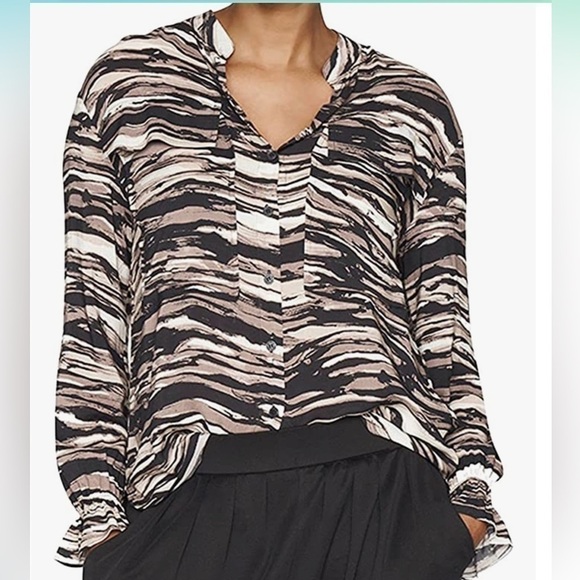 b new york Tops - 𝅺b New York Woman’s Eco Stand Collar Button Down Shirt